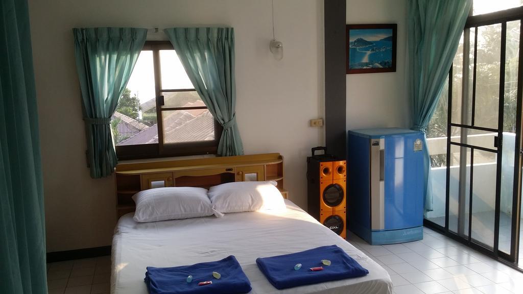 Parfun Guesthouse Ban Nai Rai Exterior photo