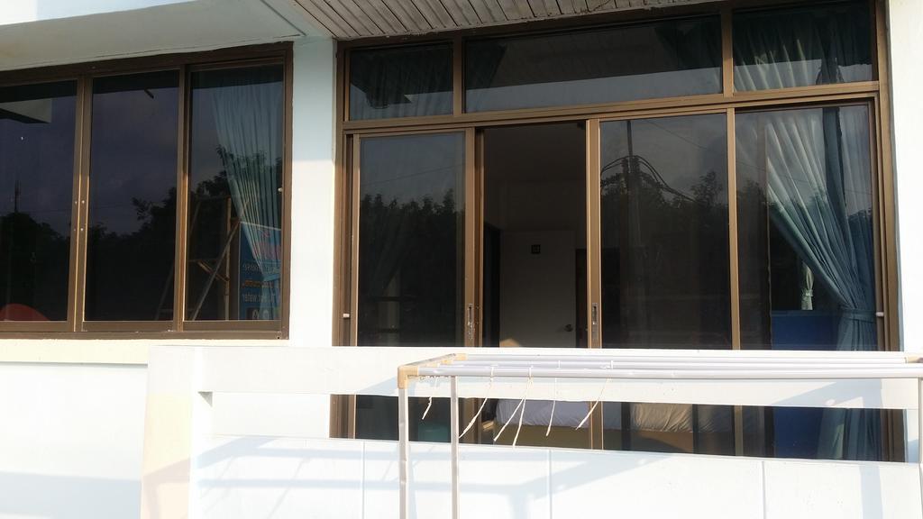 Parfun Guesthouse Ban Nai Rai Exterior photo