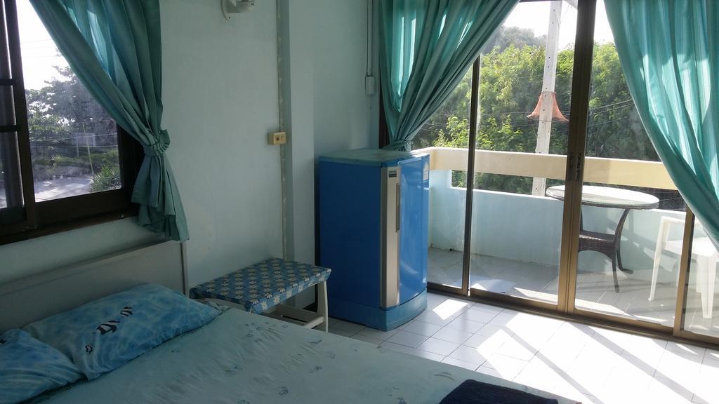 Parfun Guesthouse Ban Nai Rai Exterior photo