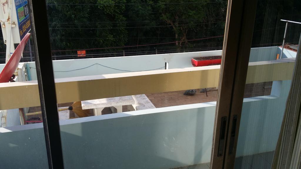 Parfun Guesthouse Ban Nai Rai Exterior photo