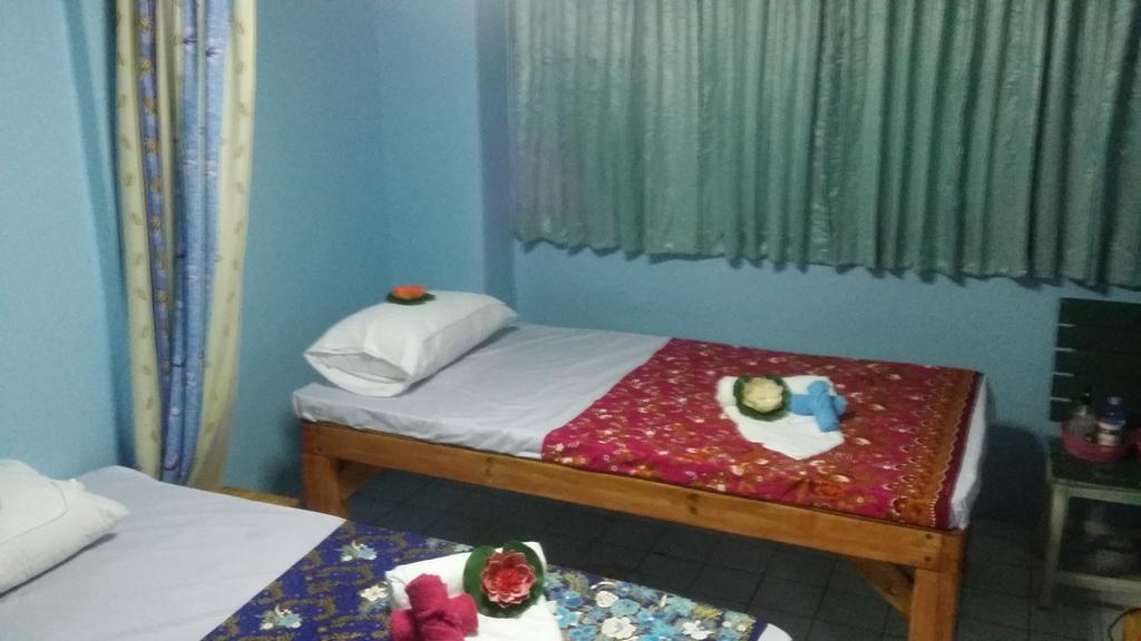 Parfun Guesthouse Ban Nai Rai Exterior photo