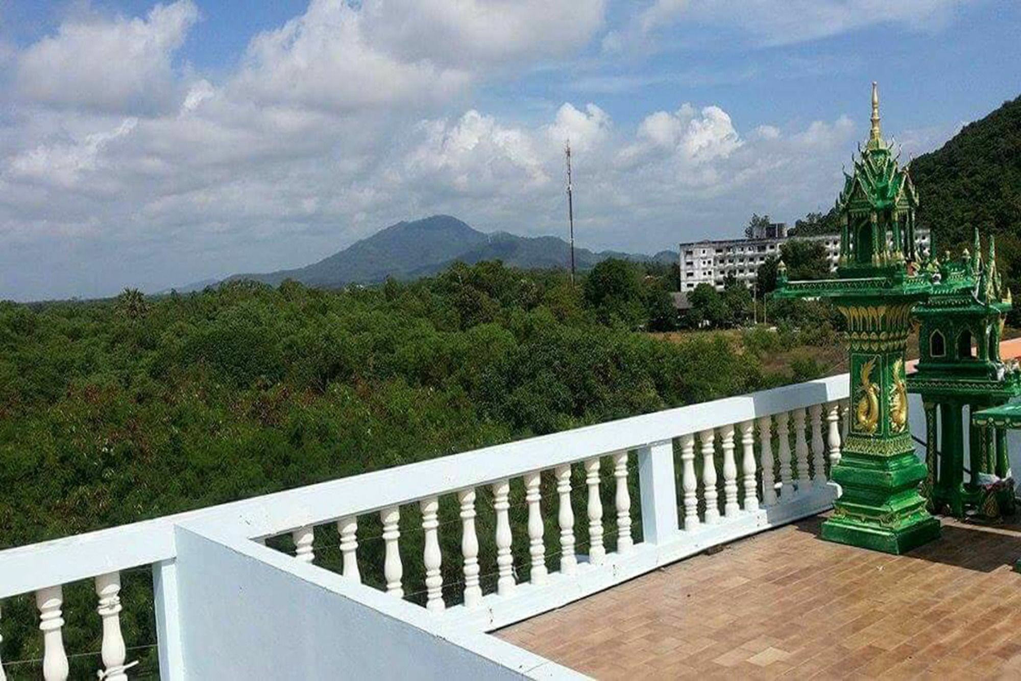 Parfun Guesthouse Ban Nai Rai Exterior photo